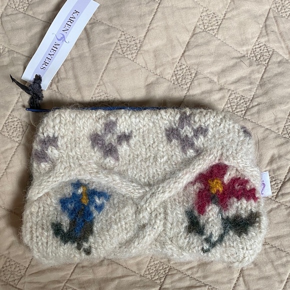 Handcrafted Floral Knit Clutch - Picture 1 of 4
